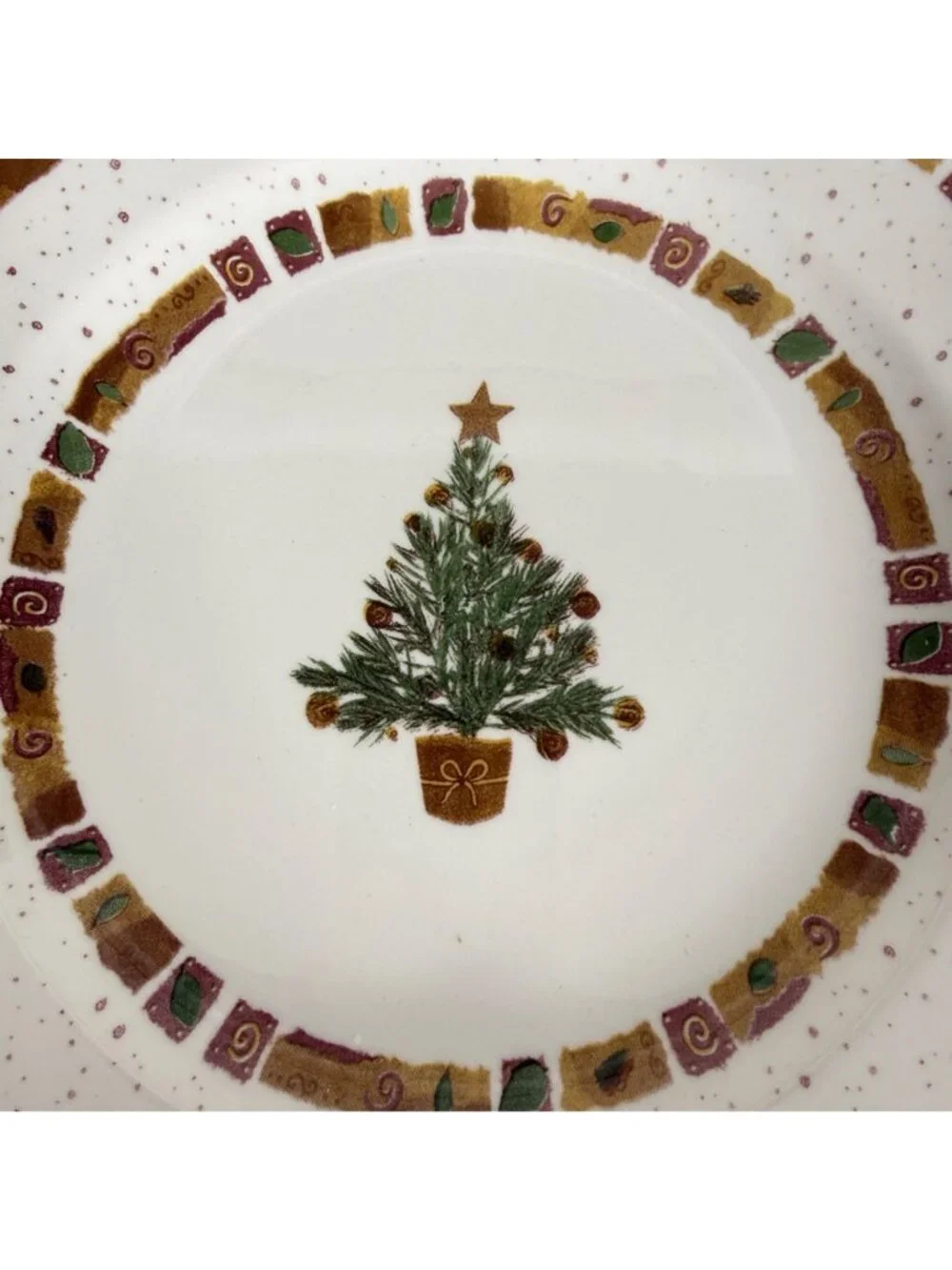 Pier 1 Natural Christmas Dinner Plate With Festive Tree Design Made In England - Picture 2 of 6